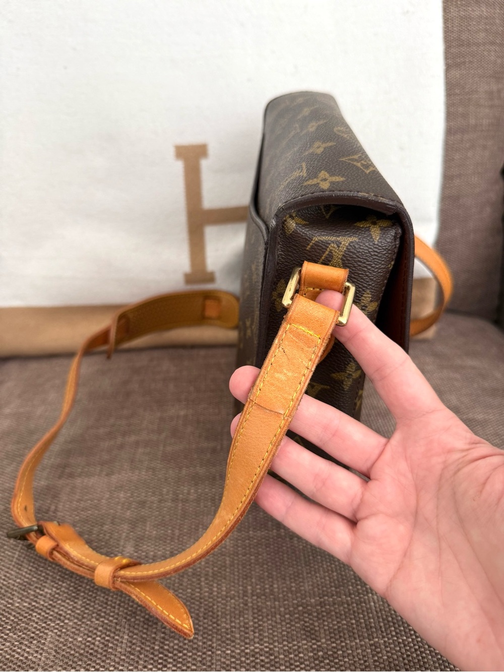 Authentic Louis Vuitton Saint Cloud GM Crossbody Bag M51242 brown monogram LV - Picture 8 of 16